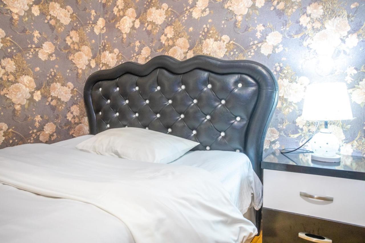 Hotel Mkudro クタイシ エクステリア 写真