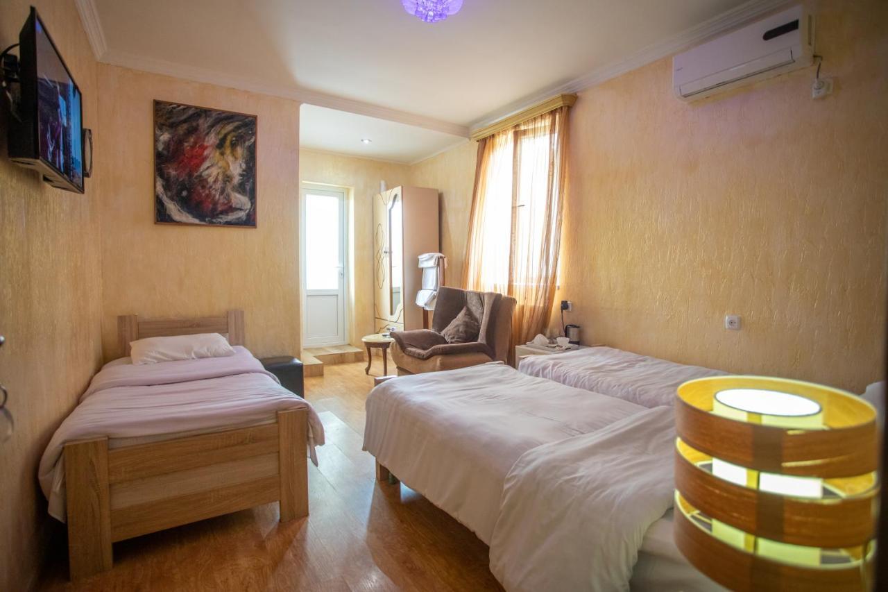 Hotel Mkudro クタイシ エクステリア 写真
